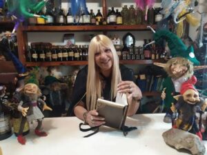Liliana Chelli reveló el horóscopo de octubre signo por signo juntos a los consejos de los duendes