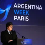 Gira en París: Milei se reunió con Macron y afirmó “el equilibrio fiscal seguirá”