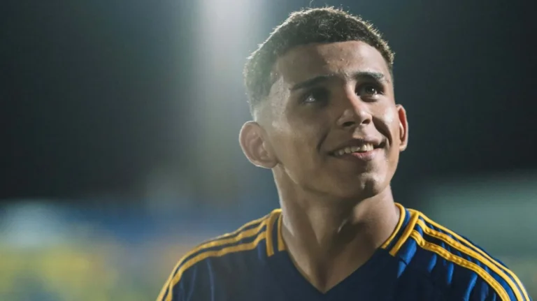Leo Flores se sumó a una olla popular en Monte…