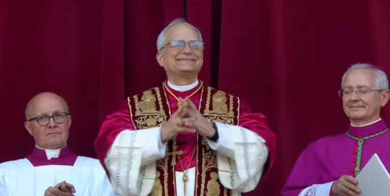 El acta médica confirmó que el papa León XIV no…