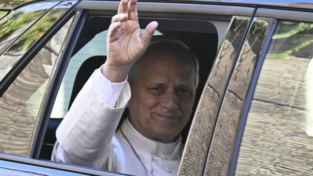 El Vaticano condicionó la próxima gira de León XIV a su evolución médica