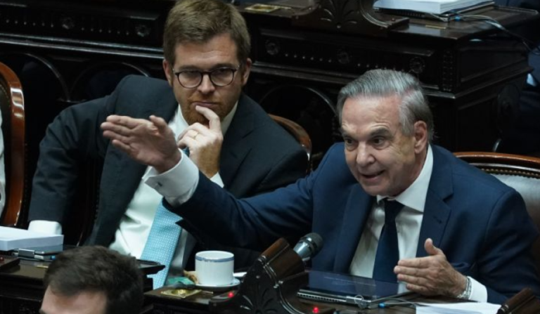 Nuevo amparo judicial y presión en el Congreso…