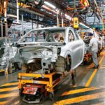 Stellantis, la dueña de Fiat y Peugeot, evalúa cerrar sus dos plantas en Argentina y advierte: “Todo puede suceder”