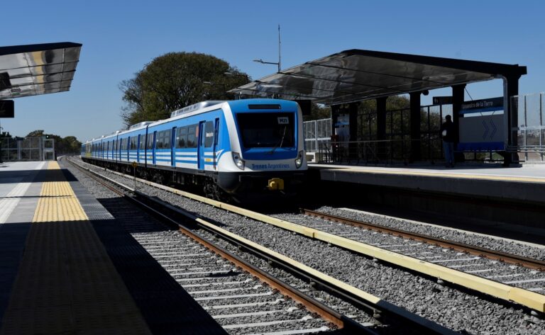 El Gobierno apuesta a renovar los trenes del AMBA…